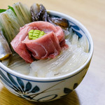 市場亭 - まぐろいか丼