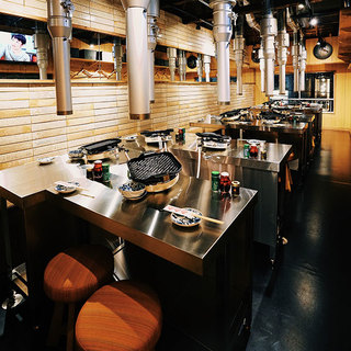 お仕事帰りやデートなど様々なシーンに是非！