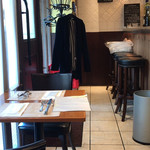 ラ・バイア  - カウンター席もあります。