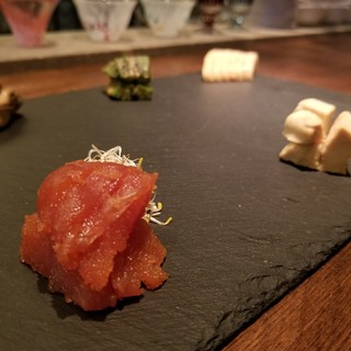 自家製の“酒粕味噌漬け”は、リーズナブルで酒肴にぴったり。