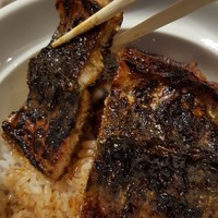 鰻う おか冨士 - 2018.11.皮側の焼き加減と厚み