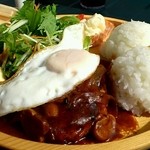 もち豚ハンバーグプレート（980円）