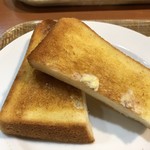 Sebunrosutokohi - トーストはバターか蜂蜜を選べますのでバターを。8枚切り程度の厚み。