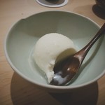 寿司 中川 - アイス…悦凱陣燕石をかけてくれます♪