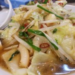 ベトコンラーメン新京 - 野菜とニンニクがごろごろ