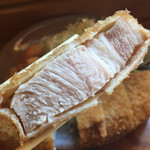 とんかつ ひろまつ - リブロースも身、脂身ともにすごく美味しい、とにかく美味しい。