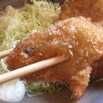 とんかつ ひろまつ - 臭みが無く、薄い衣で食べやすいすごく優しい牡蠣フライでした。