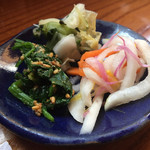 とんかつ ひろまつ - 三種類の副菜も好き。