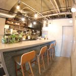 TRUNK CAFE - カジュアルに楽しめるカウンター席。デートやお仕事帰り、お待ち合わせはもちろん、二軒目でのご利用にもおすすめです。