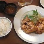 とらひげ - キャーーー！！！チキン南蛮定食ーーー！！！
      
      なかなかのボリューム！
      
      
      