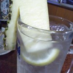 鶴亀 - 酎ハイ ３００円(税込)(2018年11月26日撮影)