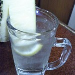 鶴亀 - 酎ハイ ３００円(税込)(2018年11月26日撮影)