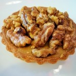 The Bread Shop - 料理写真:溢れるほどぎっしりのクルミに、ほんのりシナモン風味のキャラメルクリームとザクザク生地が合う、くるみタルトRM8.8