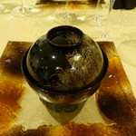 トゥ・ラ・ジョア - 蓋を開けると・・・