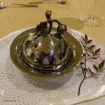 トゥ・ラ・ジョア - 美しい器の中は