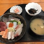 あけぼの - 料理写真:海鮮丼＝１２００円  税込