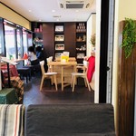 カフェ アリエッティ - 店内はアリエッテイが隠れていそうな隠れ家的な空間♡