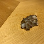 鮓職人 秦野よしき - 平目の皮の湯引き