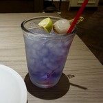 Plataran Resort & Restaurant - 青色のカクテル