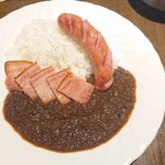 ジェンコバル - ソーセージカレー900円＋ベーコン250円トッピング
