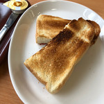 Mosu Baga - 朝モスのトーストセット(ドリンク付/330円)でドリンクはホットコーヒー☆彡
                        たっぷりのコーヒーにサクッと焼かれたトースト。シンプルな朝食だけど、すぐ出てきてくれるし美味しくて丁度良かったよ(^^♪