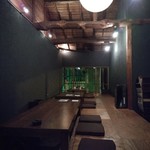 2階席　奥の窓が幻想的