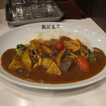 梨花食堂 - 11種類の野菜カレー 800円