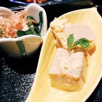 かんてきや 要 - ほうれん草と鶏お浸し＆高野豆腐玉子〆