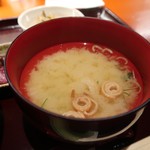 傳 - 鮪トロ炙り丼1000円（限定10食）のお味噌汁