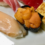 すし徳 - 上なのに鮑まで〜っ！雲丹・玉も付きます！！