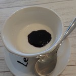 オレガノ - ヨーグルトブルーベリーソースのせ