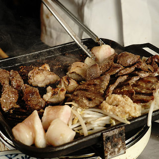 スタッフが対面で焼き上げるスタイル