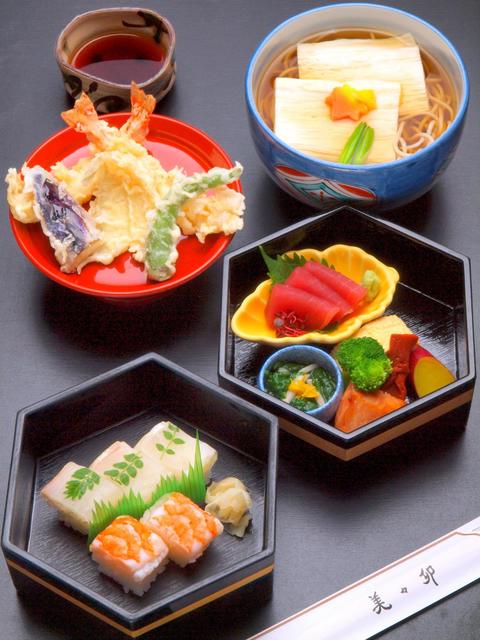 ランチメニュー 美々卯 本町店 みみう 本町 うどんすき 食べログ