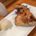 魚・旬菜小料理ととや - カマ焼きも外はカリッ、中はふわ～