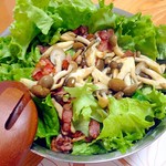 焼鳥ジブリン - サラダも5種類準備してます。