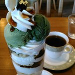 クリクリ - お茶とマスカルポーネのパフェ¥1000
      &本日のコーヒーグァテマラ