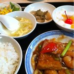 Houraikaku - Ｂランチ、エビと揚げ豆腐のピリ辛煮込み