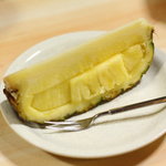 からかさ - 最後のデザートはパイナップル
