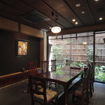 京都一の傳 本店  - 待合にて、ご案内までのひと時をお過ごしください。