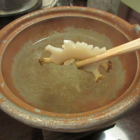 魚庵 千畳敷 - 昆布出汁で鮑をしゃぶる