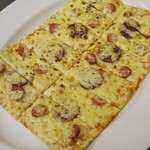 MKYアメリカンレストラン＆バー - 『サラミ＆ソーセージピザ』