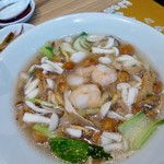 鼎泰豐 - 季節限定のキノコのラーメン。小籠包とセットだったのですが、小籠包の写真忘れましたw