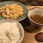 六徳 恒河沙 - 鶏肉と卵の塩炒め