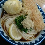 き田たけうどん - 大盛500g(＋100円）は丼8割目