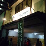 ビアパブ　ベアレン - 旗が後ろからになってしまいました