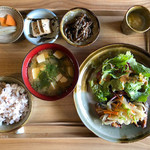 テマヒマ - お味噌汁を選べる定食