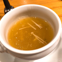 紅梅本楼 - 上海蟹味噌入りフカヒレスープ
