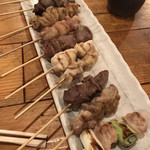 Kushikichi - 串揚げ10本のお任せ。
                        串から外してシェアして食べました