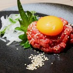 近江うし 焼肉 にくTATSU - にくTATSUユッケ   1400円
            生派の貴方に♡ やっぱり生はイイね(*ﾉωﾉ) 