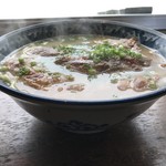 明石食堂 - トップフォト 出来たて熱々のソーキそば